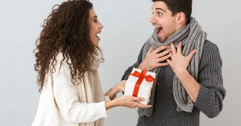 idées cadeau de luxe pour homme à moins de 100 euros